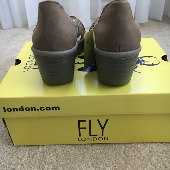 𝅺GENUINE Fly London sandals - Picture 5 of 8